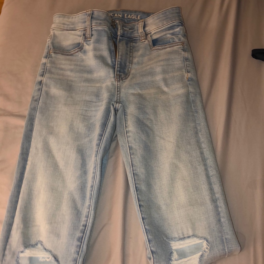 Selling this jeans, new